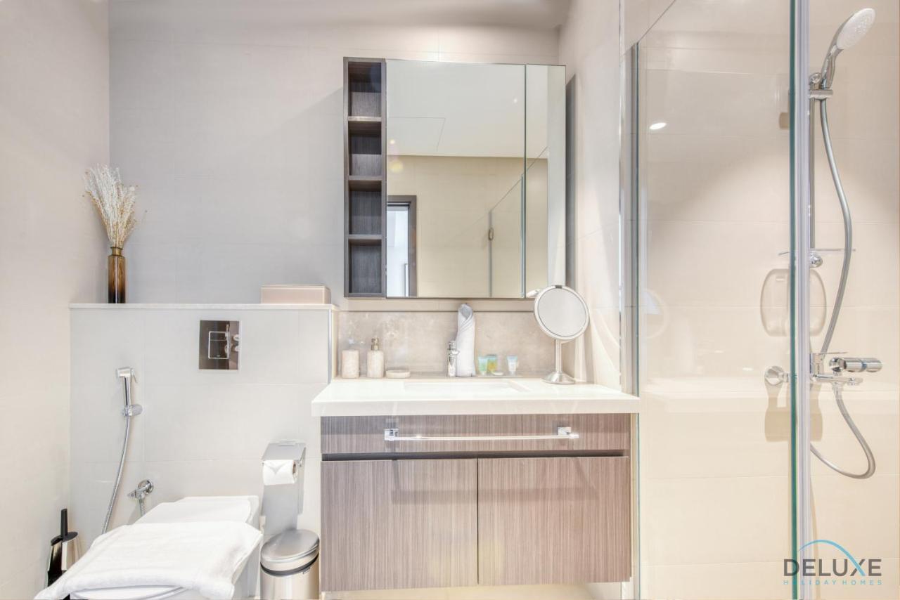 Elegant 2br At Downtown Views Downtown By Deluxe Homes Apartment *