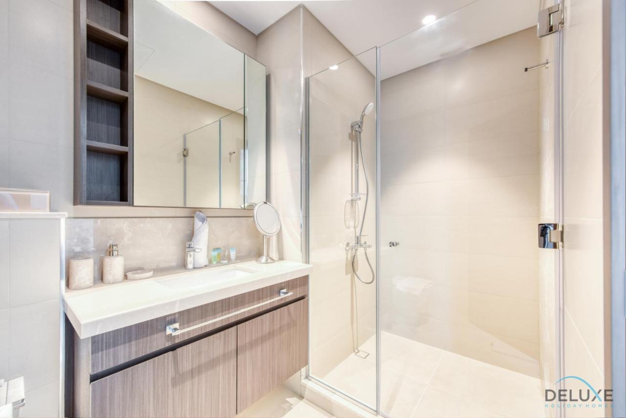 Elegant 2br At Downtown Views Downtown By Deluxe Homes